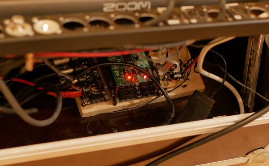 clk2aclk-l12-rack-inside.jpg clk2aclk-l12-rack-inside.jpg