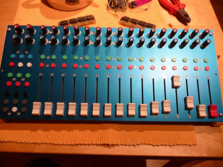 07_frontpanel_complete.jpg.jpeg 07_frontpanel_complete.jpg.jpeg